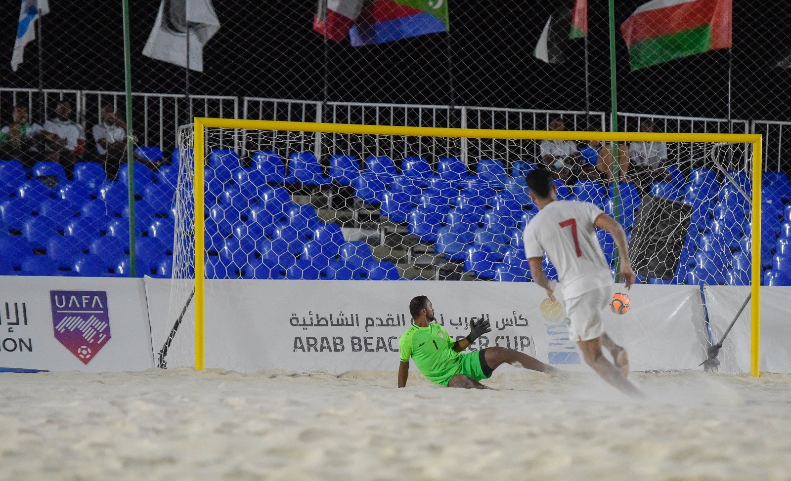 في منافسات كأس العرب لكرة القدم الشاطئية | منتخبا مصر وعمان يلتقيان في المباراة النهائية غداً السبت 7 في منافسات كأس العرب لكرة القدم الشاطئية | منتخبا مصر وعمان يلتقيان في المباراة النهائية غداً السبت