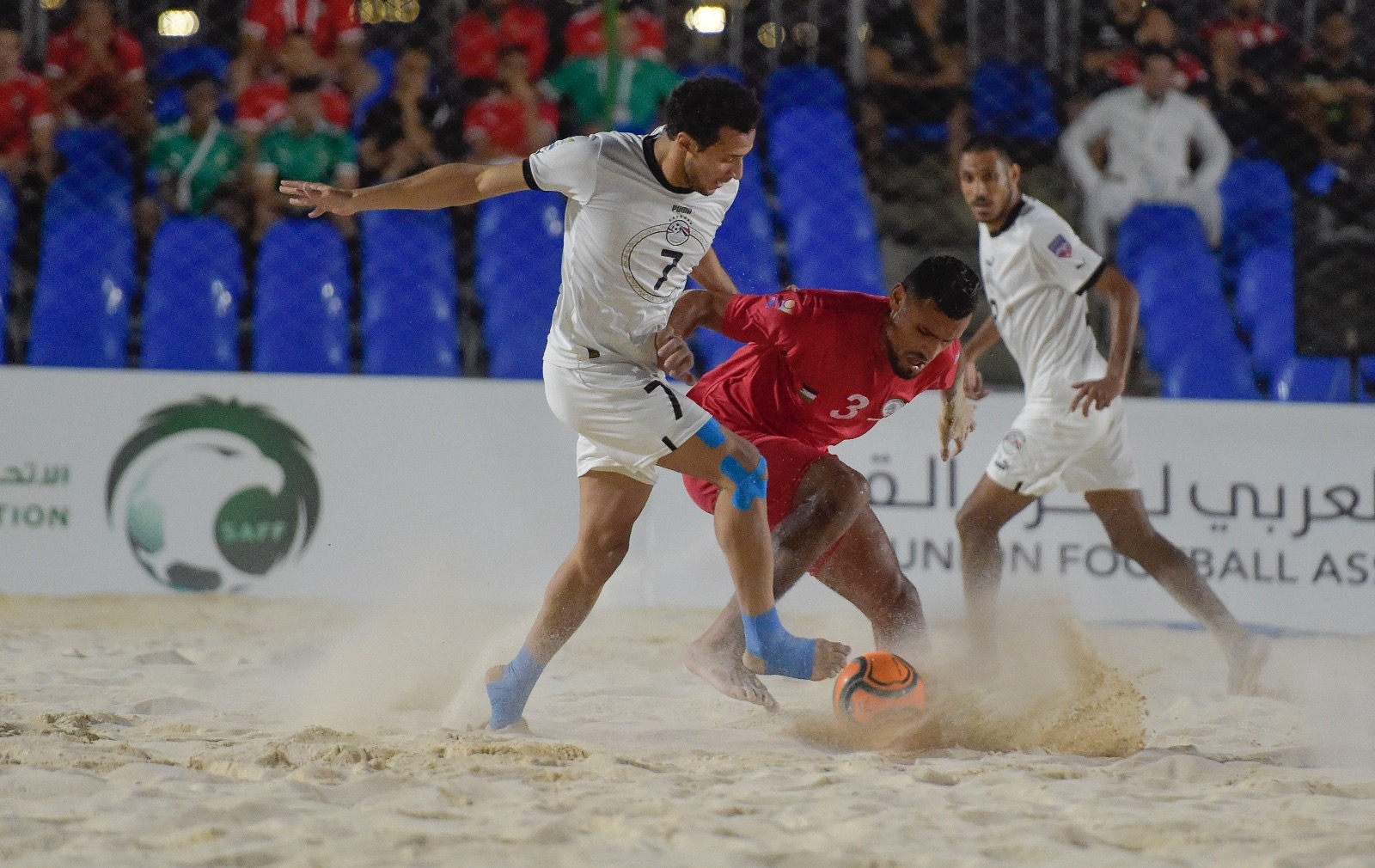 في منافسات كأس العرب لكرة القدم الشاطئية | منتخبا مصر وعمان يلتقيان في المباراة النهائية غداً السبت 32 في منافسات كأس العرب لكرة القدم الشاطئية | منتخبا مصر وعمان يلتقيان في المباراة النهائية غداً السبت