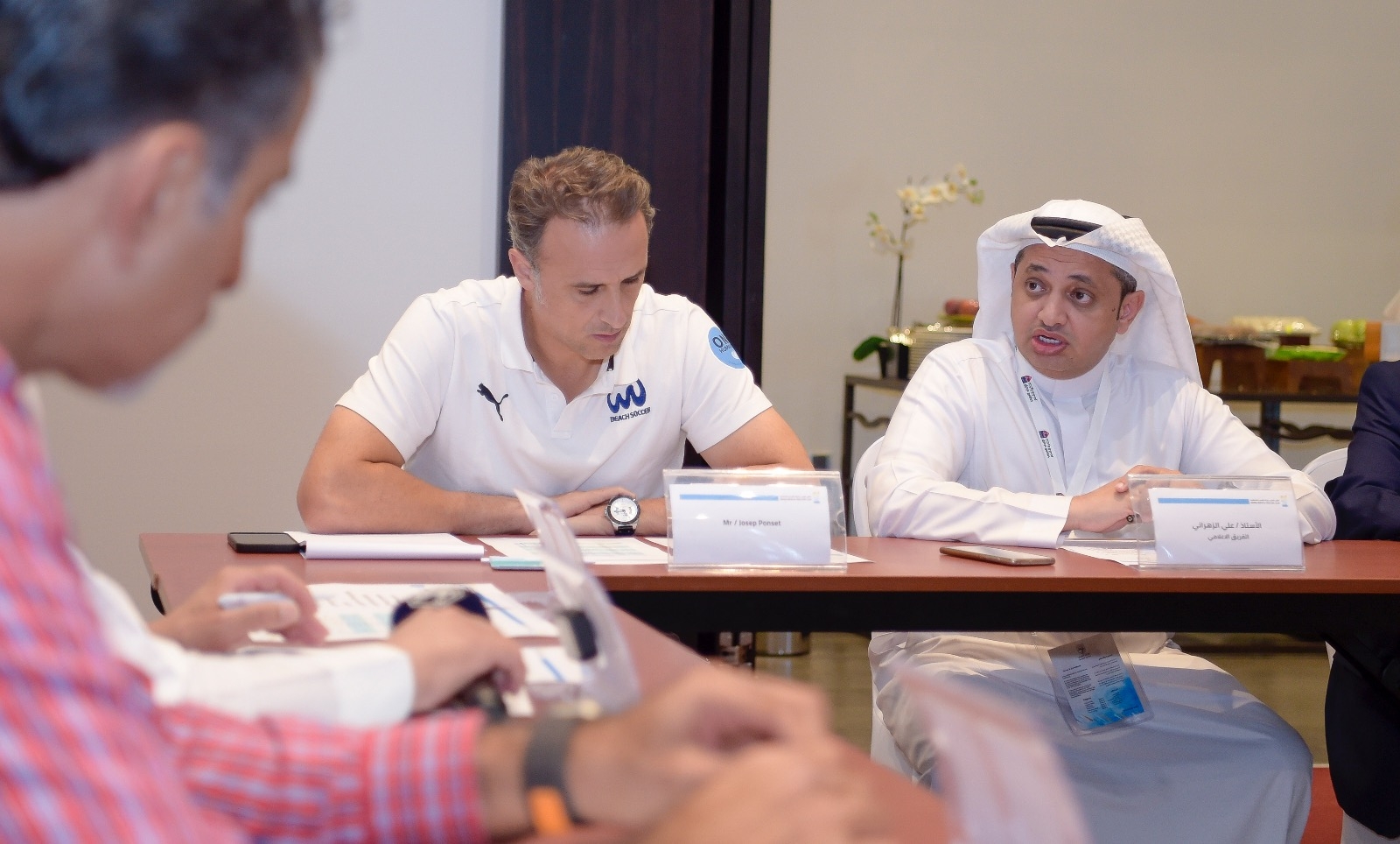 مدربو المنتخبات يُثمنون دور الاتحاد العربي.. والحضور الجماهيري مجاناً عبر "مكاني"..السعودية أمام موريتانيا في انطلاقة كأس العرب لكرة القدم الشاطئية... ولبنان مع المغرب في المباراة الثانية 42 مدربو المنتخبات يُثمنون دور الاتحاد العربي.. والحضور الجماهيري مجاناً عبر "مكاني"..السعودية أمام موريتانيا في انطلاقة كأس العرب لكرة القدم الشاطئية... ولبنان مع المغرب في المباراة الثانية