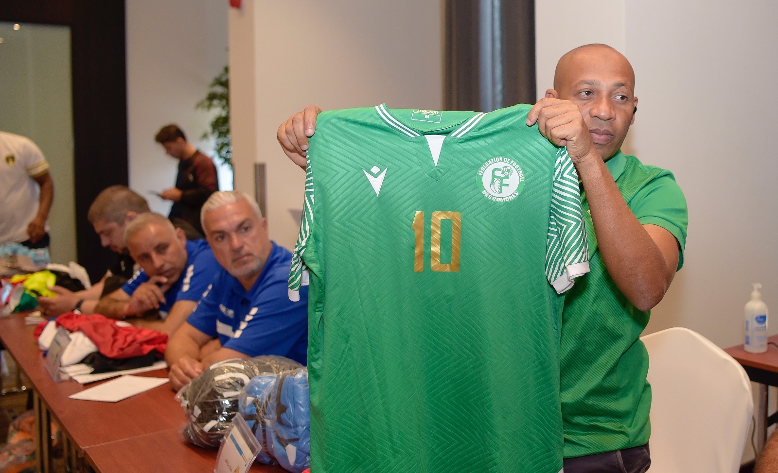 مدربو المنتخبات يُثمنون دور الاتحاد العربي.. والحضور الجماهيري مجاناً عبر "مكاني"..السعودية أمام موريتانيا في انطلاقة كأس العرب لكرة القدم الشاطئية... ولبنان مع المغرب في المباراة الثانية 12 مدربو المنتخبات يُثمنون دور الاتحاد العربي.. والحضور الجماهيري مجاناً عبر "مكاني"..السعودية أمام موريتانيا في انطلاقة كأس العرب لكرة القدم الشاطئية... ولبنان مع المغرب في المباراة الثانية