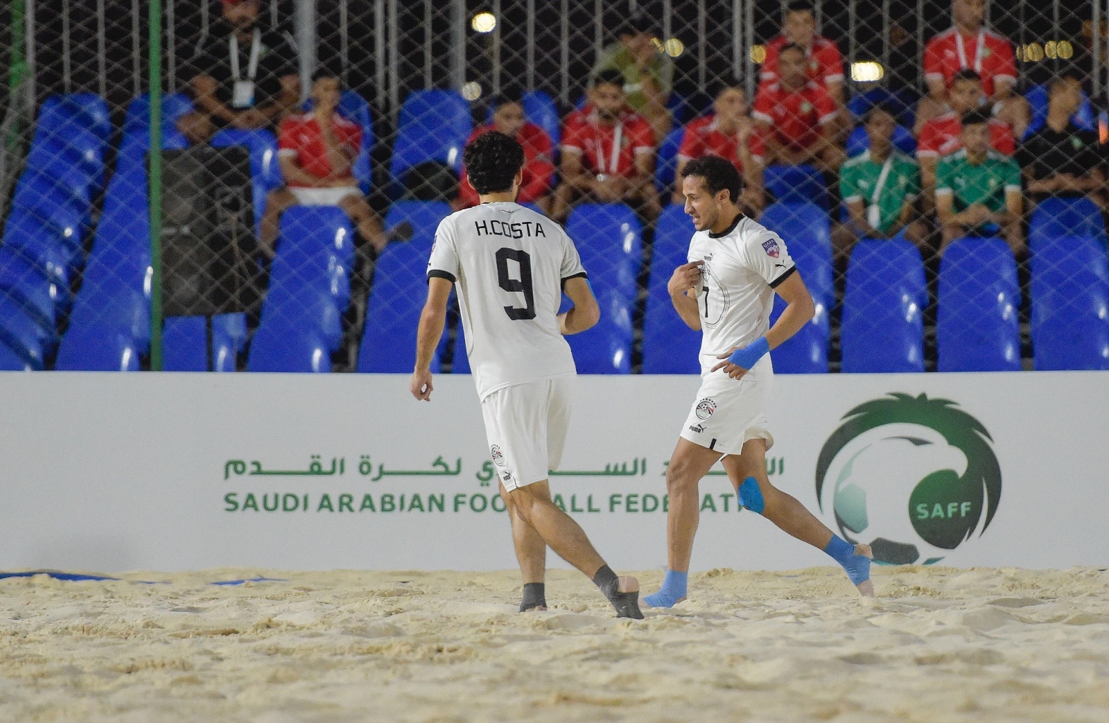 في منافسات كأس العرب لكرة القدم الشاطئية | منتخبا مصر وعمان يلتقيان في المباراة النهائية غداً السبت 22 في منافسات كأس العرب لكرة القدم الشاطئية | منتخبا مصر وعمان يلتقيان في المباراة النهائية غداً السبت