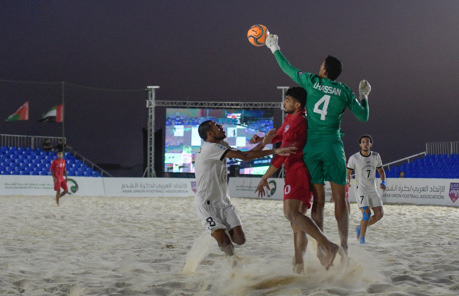 في منافسات كأس العرب لكرة القدم الشاطئية | منتخبا مصر وعمان يلتقيان في المباراة النهائية غداً السبت 19 في منافسات كأس العرب لكرة القدم الشاطئية | منتخبا مصر وعمان يلتقيان في المباراة النهائية غداً السبت