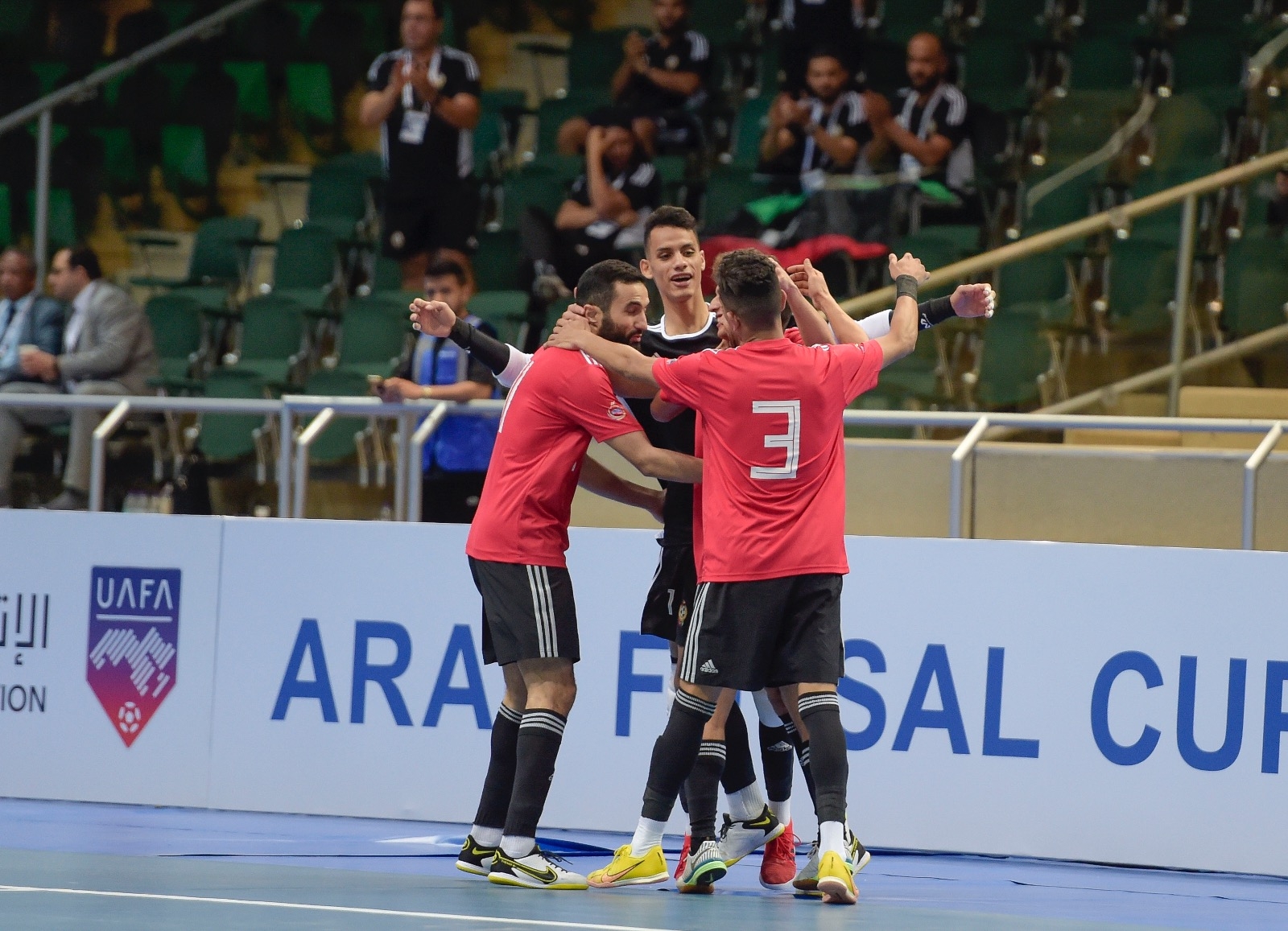 في انطلاقة منافسات كأس العرب لكرة قدم الصالات 2023 | تعادل السعودية مع الجزائر وفوز ليبيا أمام طاجيكستان في الجولة الأولى من دور المجموعات 9 في انطلاقة منافسات كأس العرب لكرة قدم الصالات 2023 | تعادل السعودية مع الجزائر وفوز ليبيا أمام طاجيكستان في الجولة الأولى من دور المجموعات