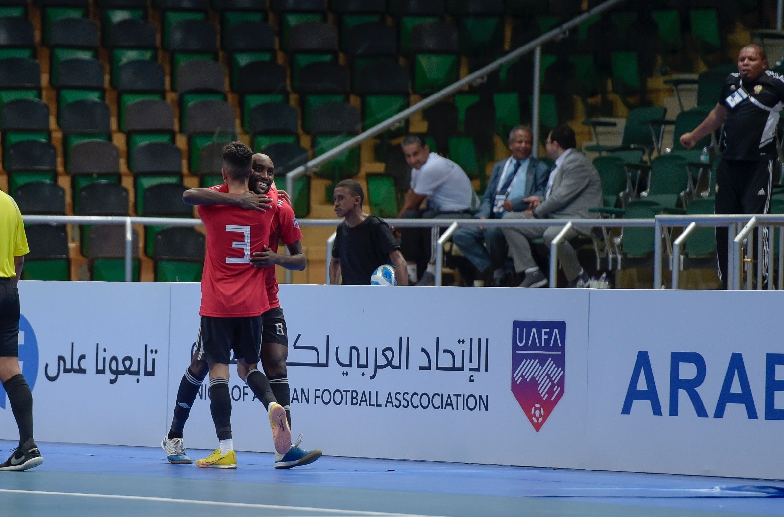 في انطلاقة منافسات كأس العرب لكرة قدم الصالات 2023 | تعادل السعودية مع الجزائر وفوز ليبيا أمام طاجيكستان في الجولة الأولى من دور المجموعات 10 في انطلاقة منافسات كأس العرب لكرة قدم الصالات 2023 | تعادل السعودية مع الجزائر وفوز ليبيا أمام طاجيكستان في الجولة الأولى من دور المجموعات