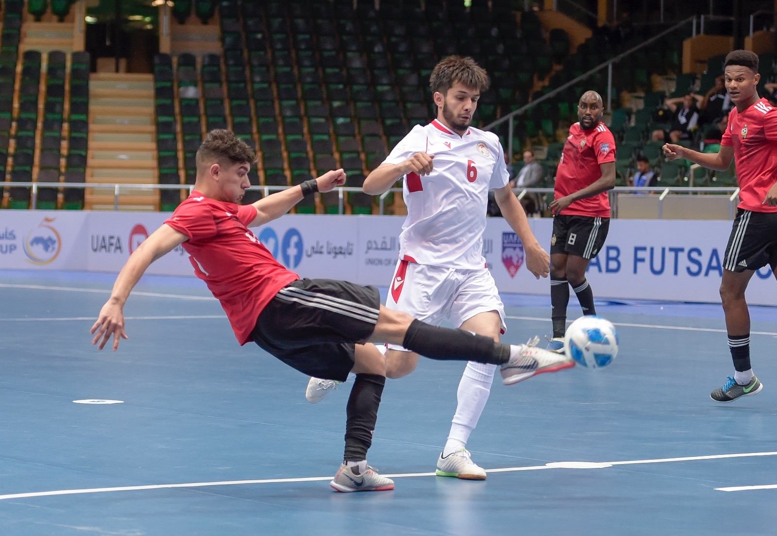 في انطلاقة منافسات كأس العرب لكرة قدم الصالات 2023 | تعادل السعودية مع الجزائر وفوز ليبيا أمام طاجيكستان في الجولة الأولى من دور المجموعات 22 في انطلاقة منافسات كأس العرب لكرة قدم الصالات 2023 | تعادل السعودية مع الجزائر وفوز ليبيا أمام طاجيكستان في الجولة الأولى من دور المجموعات