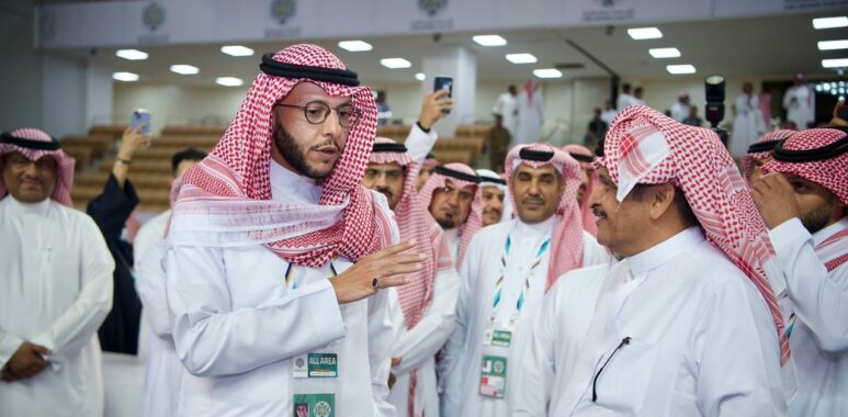 تجوَّل في مرافق المدينة وأشاد بالمركز الإعلامي ..سمو محافظ الطائف يتفقد مدينة الملك فهد الرياضية