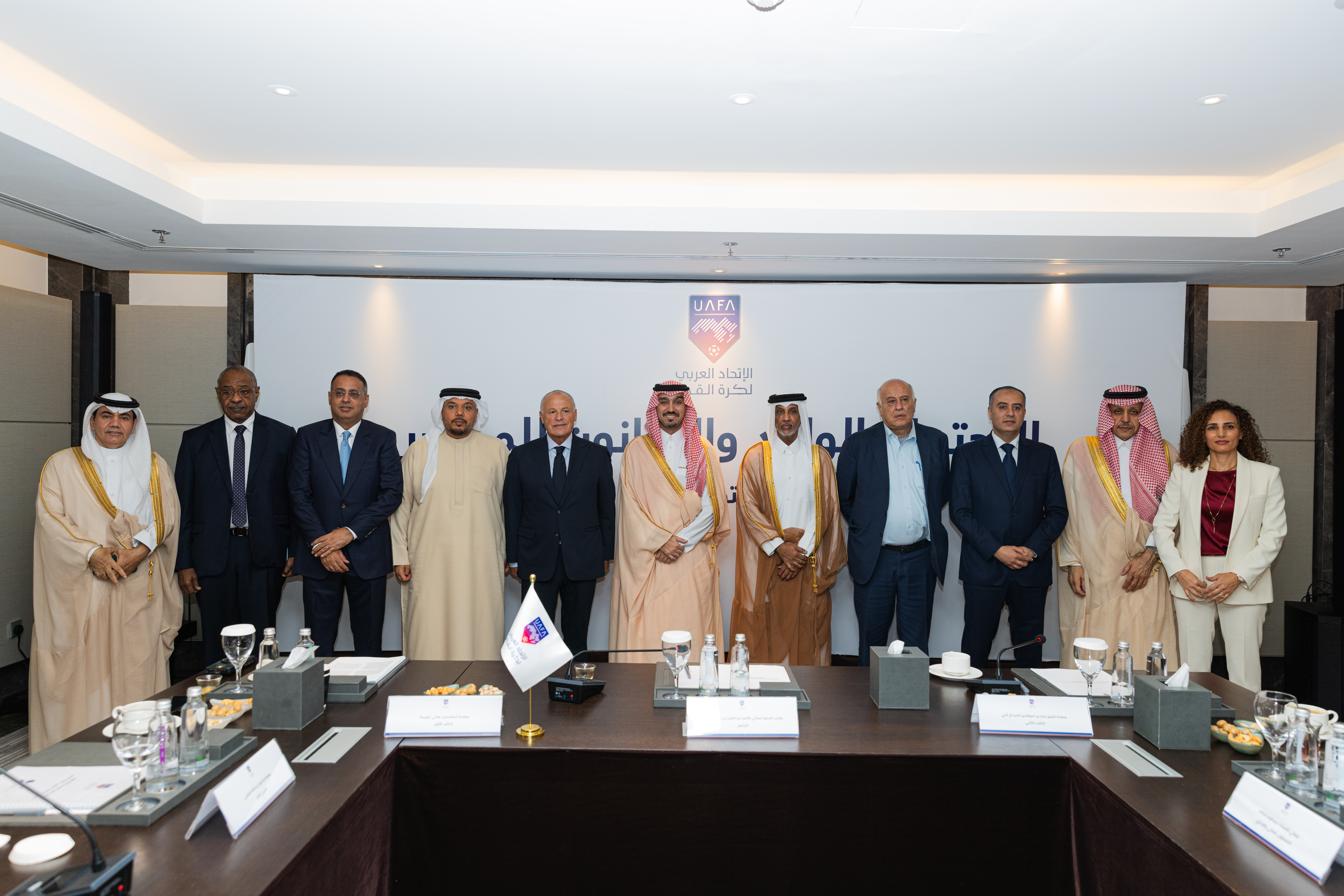 اعتمد تشكيل اللجان المعاونة ومسابقاته في اجتماعه المنعقد بجدة .."مجلس الاتحاد العربي" يشيد بجهود رئيس "الفيفا" ويرحب بتعزيز وحدة كرة القدم الدولية 6 اعتمد تشكيل اللجان المعاونة ومسابقاته في اجتماعه المنعقد بجدة .."مجلس الاتحاد العربي" يشيد بجهود رئيس "الفيفا" ويرحب بتعزيز وحدة كرة القدم الدولية