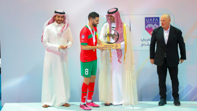 في ختام بطولة كأس العرب لكرة قدم الصالات 2023 .. سمو محافظ جدة يتوج منتخب المغرب بكأس العرب 29 في ختام بطولة كأس العرب لكرة قدم الصالات 2023 .. سمو محافظ جدة يتوج منتخب المغرب بكأس العرب