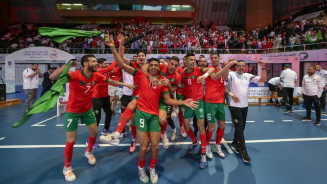 في ختام بطولة كأس العرب لكرة قدم الصالات 2023 .. سمو محافظ جدة يتوج منتخب المغرب بكأس العرب 161 في ختام بطولة كأس العرب لكرة قدم الصالات 2023 .. سمو محافظ جدة يتوج منتخب المغرب بكأس العرب