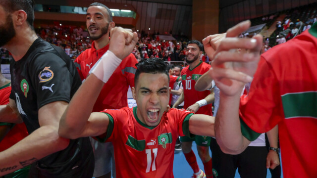 في ختام بطولة كأس العرب لكرة قدم الصالات 2023 .. سمو محافظ جدة يتوج منتخب المغرب بكأس العرب 152 في ختام بطولة كأس العرب لكرة قدم الصالات 2023 .. سمو محافظ جدة يتوج منتخب المغرب بكأس العرب