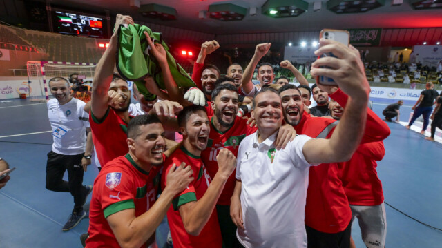 في ختام بطولة كأس العرب لكرة قدم الصالات 2023 .. سمو محافظ جدة يتوج منتخب المغرب بكأس العرب 154 في ختام بطولة كأس العرب لكرة قدم الصالات 2023 .. سمو محافظ جدة يتوج منتخب المغرب بكأس العرب