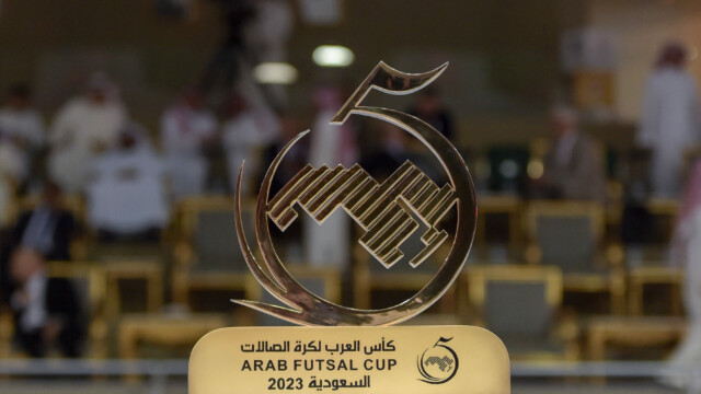 في ختام بطولة كأس العرب لكرة قدم الصالات 2023 .. سمو محافظ جدة يتوج منتخب المغرب بكأس العرب 135 في ختام بطولة كأس العرب لكرة قدم الصالات 2023 .. سمو محافظ جدة يتوج منتخب المغرب بكأس العرب