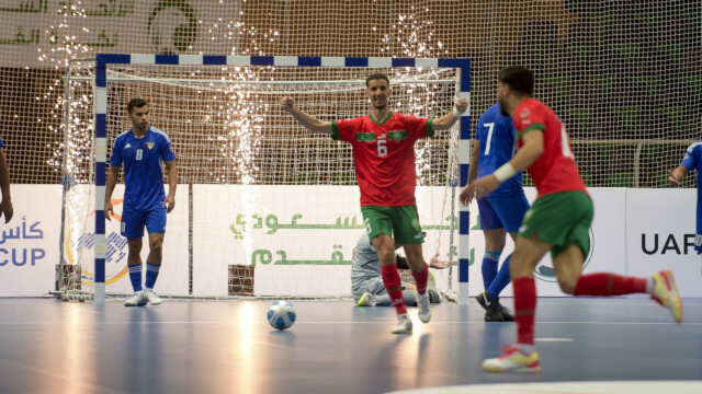في ختام بطولة كأس العرب لكرة قدم الصالات 2023 .. سمو محافظ جدة يتوج منتخب المغرب بكأس العرب 107 في ختام بطولة كأس العرب لكرة قدم الصالات 2023 .. سمو محافظ جدة يتوج منتخب المغرب بكأس العرب