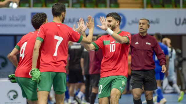 في ختام بطولة كأس العرب لكرة قدم الصالات 2023 .. سمو محافظ جدة يتوج منتخب المغرب بكأس العرب 109 في ختام بطولة كأس العرب لكرة قدم الصالات 2023 .. سمو محافظ جدة يتوج منتخب المغرب بكأس العرب