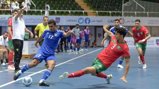 في ختام بطولة كأس العرب لكرة قدم الصالات 2023 .. سمو محافظ جدة يتوج منتخب المغرب بكأس العرب 100 في ختام بطولة كأس العرب لكرة قدم الصالات 2023 .. سمو محافظ جدة يتوج منتخب المغرب بكأس العرب