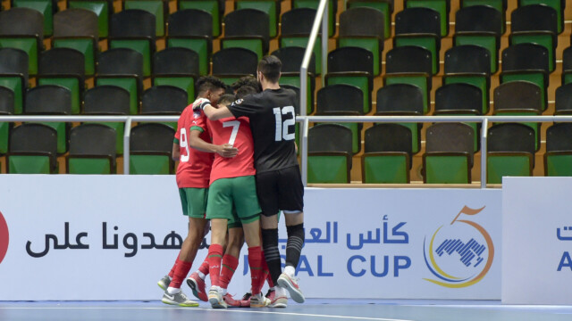 في ختام بطولة كأس العرب لكرة قدم الصالات 2023 .. سمو محافظ جدة يتوج منتخب المغرب بكأس العرب 88 في ختام بطولة كأس العرب لكرة قدم الصالات 2023 .. سمو محافظ جدة يتوج منتخب المغرب بكأس العرب