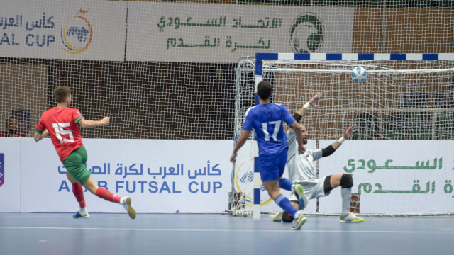 في ختام بطولة كأس العرب لكرة قدم الصالات 2023 .. سمو محافظ جدة يتوج منتخب المغرب بكأس العرب 90 في ختام بطولة كأس العرب لكرة قدم الصالات 2023 .. سمو محافظ جدة يتوج منتخب المغرب بكأس العرب