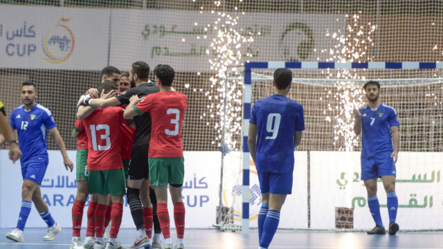 في ختام بطولة كأس العرب لكرة قدم الصالات 2023 .. سمو محافظ جدة يتوج منتخب المغرب بكأس العرب 94 في ختام بطولة كأس العرب لكرة قدم الصالات 2023 .. سمو محافظ جدة يتوج منتخب المغرب بكأس العرب