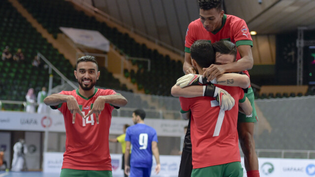 في ختام بطولة كأس العرب لكرة قدم الصالات 2023 .. سمو محافظ جدة يتوج منتخب المغرب بكأس العرب 77 في ختام بطولة كأس العرب لكرة قدم الصالات 2023 .. سمو محافظ جدة يتوج منتخب المغرب بكأس العرب
