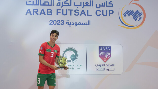 في ختام بطولة كأس العرب لكرة قدم الصالات 2023 .. سمو محافظ جدة يتوج منتخب المغرب بكأس العرب 65 في ختام بطولة كأس العرب لكرة قدم الصالات 2023 .. سمو محافظ جدة يتوج منتخب المغرب بكأس العرب
