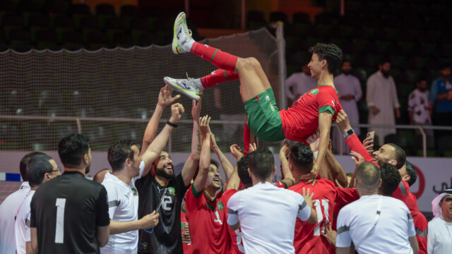 في ختام بطولة كأس العرب لكرة قدم الصالات 2023 .. سمو محافظ جدة يتوج منتخب المغرب بكأس العرب 59 في ختام بطولة كأس العرب لكرة قدم الصالات 2023 .. سمو محافظ جدة يتوج منتخب المغرب بكأس العرب