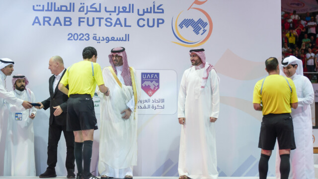 في ختام بطولة كأس العرب لكرة قدم الصالات 2023 .. سمو محافظ جدة يتوج منتخب المغرب بكأس العرب 60 في ختام بطولة كأس العرب لكرة قدم الصالات 2023 .. سمو محافظ جدة يتوج منتخب المغرب بكأس العرب