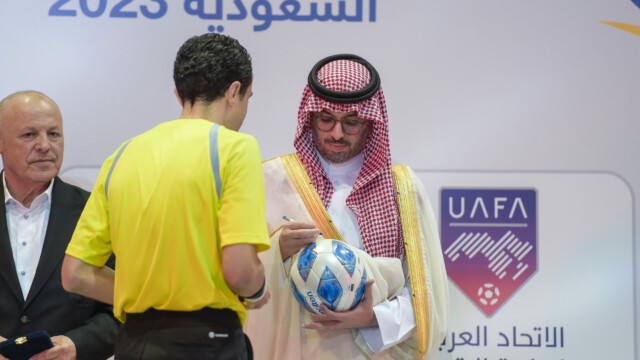 في ختام بطولة كأس العرب لكرة قدم الصالات 2023 .. سمو محافظ جدة يتوج منتخب المغرب بكأس العرب 61 في ختام بطولة كأس العرب لكرة قدم الصالات 2023 .. سمو محافظ جدة يتوج منتخب المغرب بكأس العرب