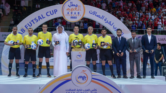 في ختام بطولة كأس العرب لكرة قدم الصالات 2023 .. سمو محافظ جدة يتوج منتخب المغرب بكأس العرب 55 في ختام بطولة كأس العرب لكرة قدم الصالات 2023 .. سمو محافظ جدة يتوج منتخب المغرب بكأس العرب