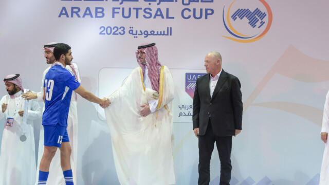 في ختام بطولة كأس العرب لكرة قدم الصالات 2023 .. سمو محافظ جدة يتوج منتخب المغرب بكأس العرب 52 في ختام بطولة كأس العرب لكرة قدم الصالات 2023 .. سمو محافظ جدة يتوج منتخب المغرب بكأس العرب