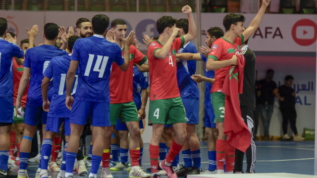 في ختام بطولة كأس العرب لكرة قدم الصالات 2023 .. سمو محافظ جدة يتوج منتخب المغرب بكأس العرب 51 في ختام بطولة كأس العرب لكرة قدم الصالات 2023 .. سمو محافظ جدة يتوج منتخب المغرب بكأس العرب