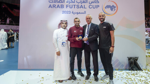 في ختام بطولة كأس العرب لكرة قدم الصالات 2023 .. سمو محافظ جدة يتوج منتخب المغرب بكأس العرب 45 في ختام بطولة كأس العرب لكرة قدم الصالات 2023 .. سمو محافظ جدة يتوج منتخب المغرب بكأس العرب