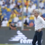 فاز على الهلال السعودي في نهائي كأس الملك سلمان للأندية 2023..سمو نائب أمير منطقة مكة المكرمة تَوج النصر السعودي باللقب العربي 88 فاز على الهلال السعودي في نهائي كأس الملك سلمان للأندية 2023..سمو نائب أمير منطقة مكة المكرمة تَوج النصر السعودي باللقب العربي